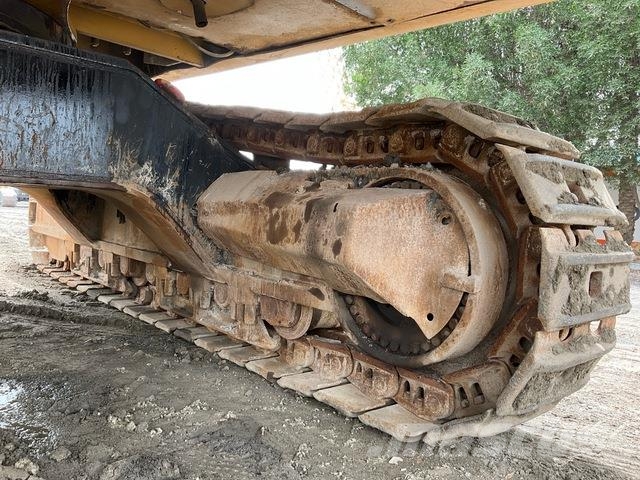 CAT 6015 Rupsgraafmachines