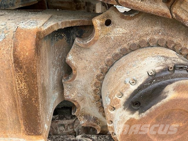 CAT 6015 Rupsgraafmachines