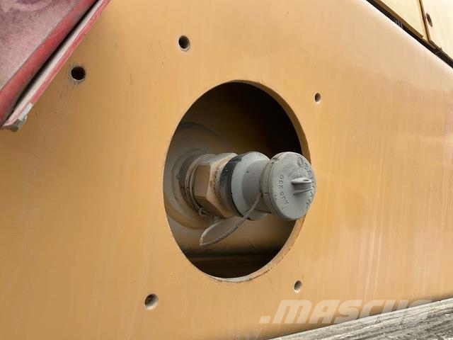 CAT 6015 Rupsgraafmachines