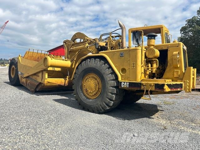 CAT 621B Földnyesők (szkréperek)