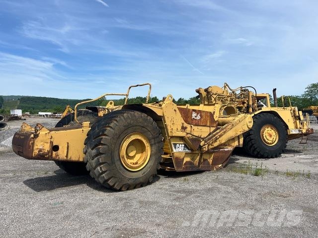 CAT 621F Földnyesők (szkréperek)