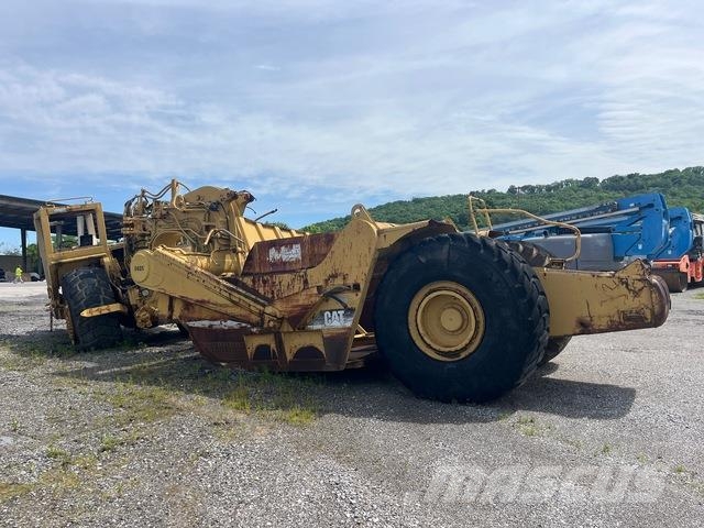 CAT 621F Földnyesők (szkréperek)