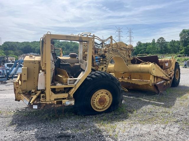 CAT 621F Földnyesők (szkréperek)