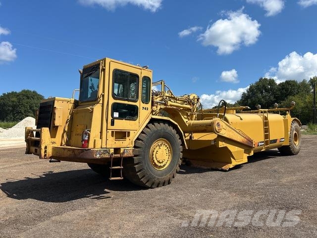 CAT 621F Поливальні машини