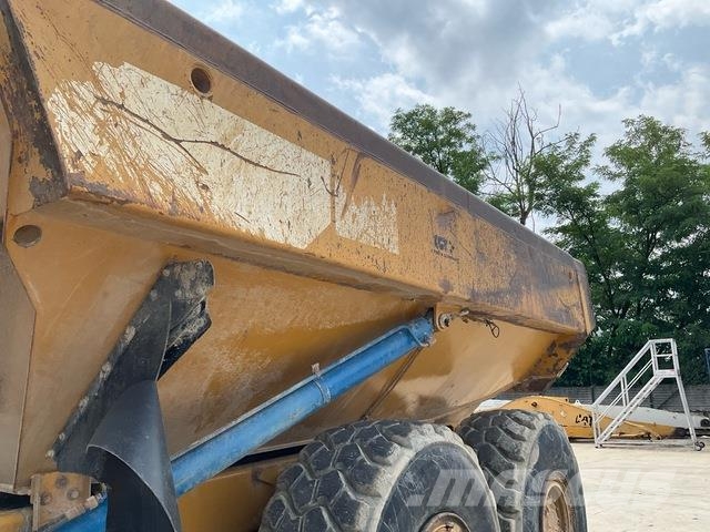 CAT 730 ساحبات مفصلية