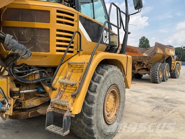 CAT 730 ساحبات مفصلية