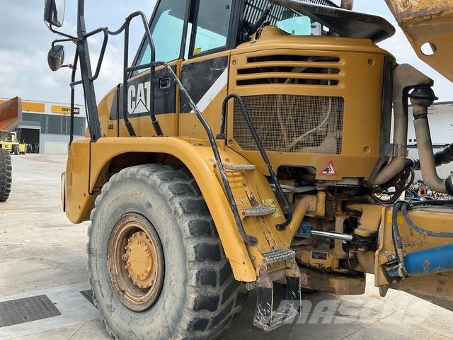 CAT 730 ساحبات مفصلية