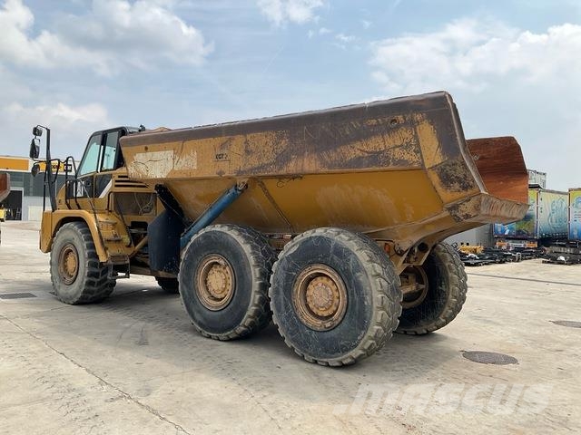 CAT 730 ساحبات مفصلية