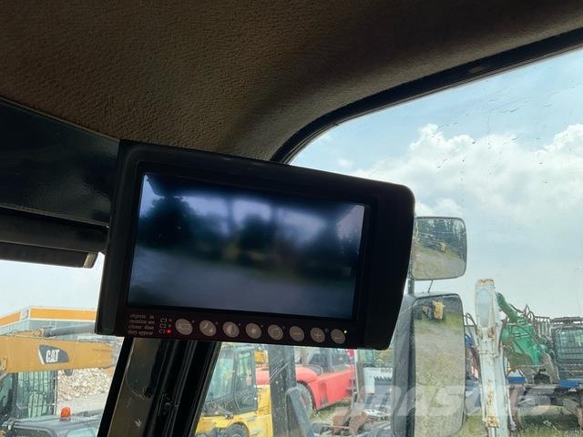 CAT 730 ساحبات مفصلية