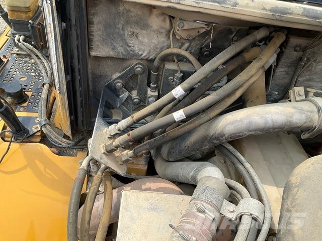CAT 730 ساحبات مفصلية