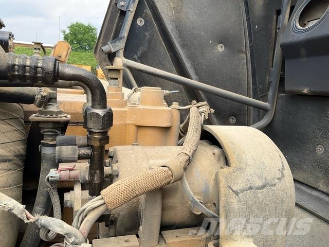 CAT 730 ساحبات مفصلية