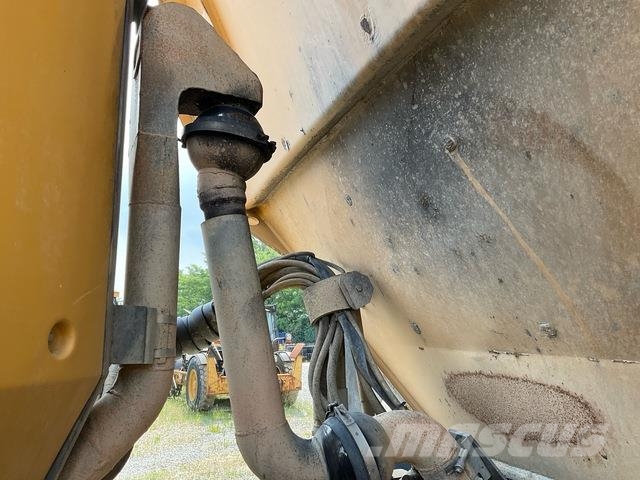 CAT 730 ساحبات مفصلية