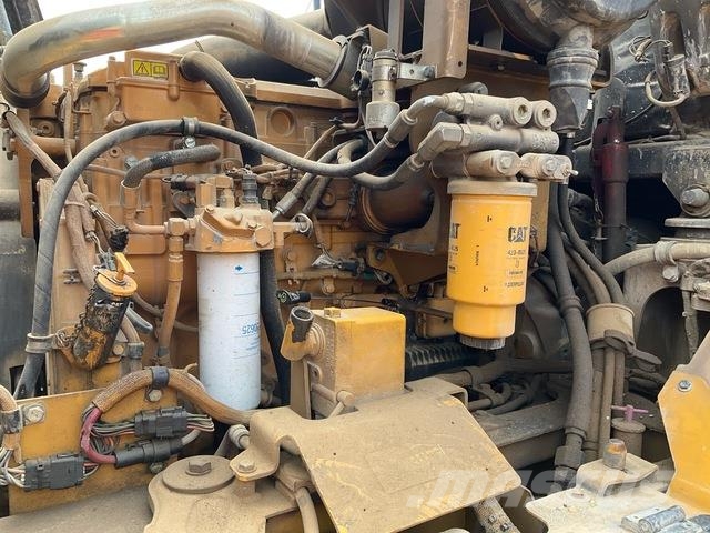 CAT 730 ساحبات مفصلية