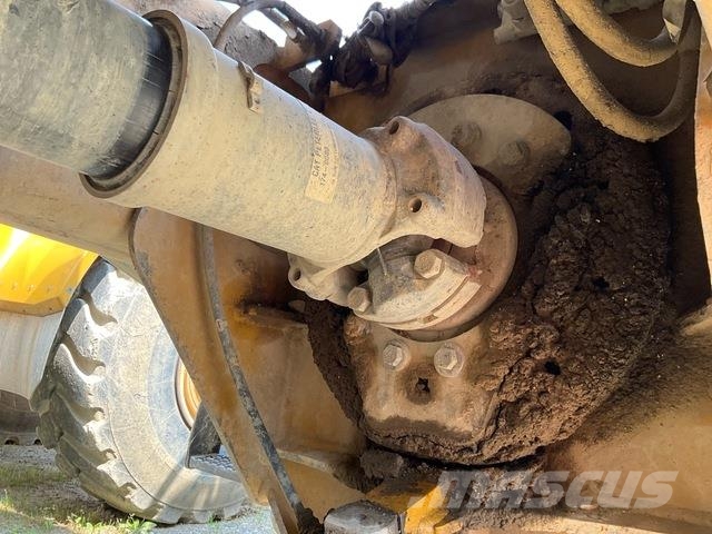 CAT 730 ساحبات مفصلية