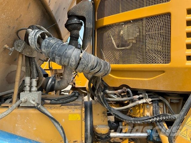 CAT 730 ساحبات مفصلية