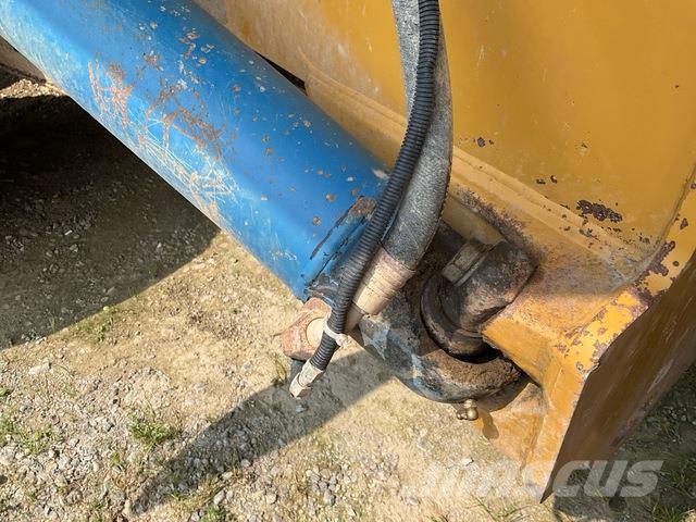 CAT 730 ساحبات مفصلية