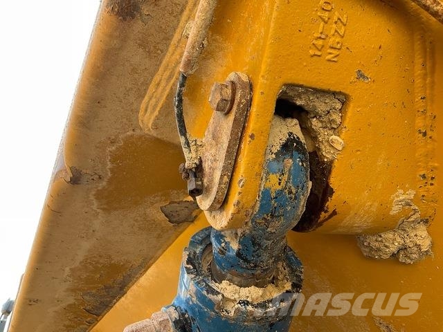 CAT 730 ساحبات مفصلية