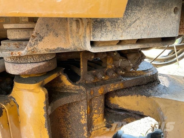 CAT 730 ساحبات مفصلية