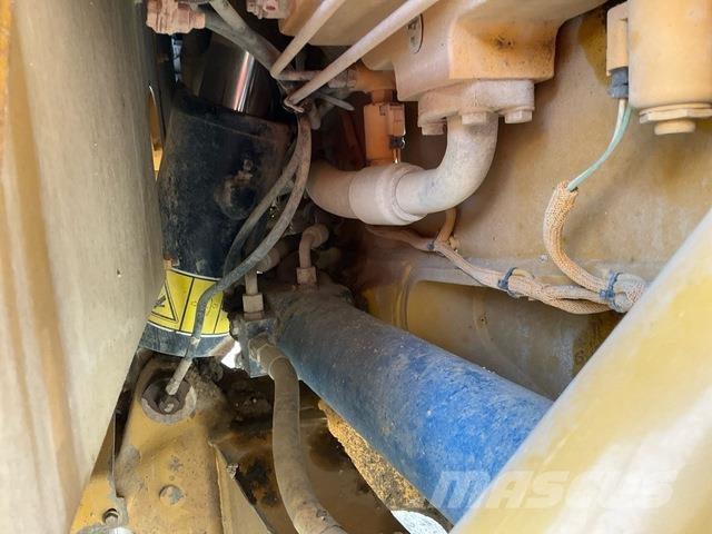 CAT 730 ساحبات مفصلية