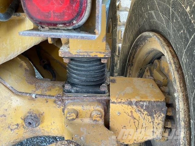 CAT 730 ساحبات مفصلية