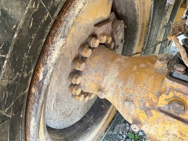 CAT 730 ساحبات مفصلية
