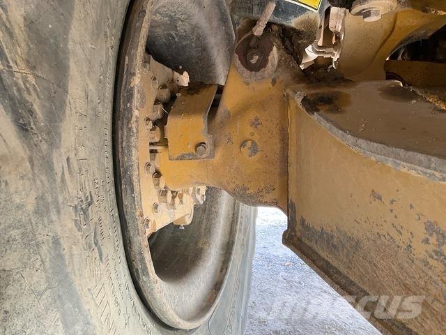 CAT 730 ساحبات مفصلية