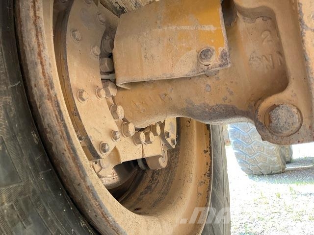 CAT 730 ساحبات مفصلية