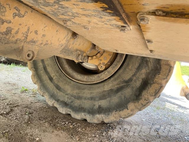 CAT 730 ساحبات مفصلية