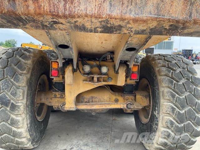 CAT 730 ساحبات مفصلية