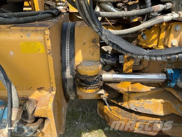 CAT 730 ساحبات مفصلية
