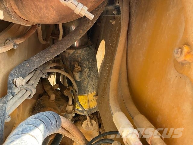 CAT 730 ساحبات مفصلية