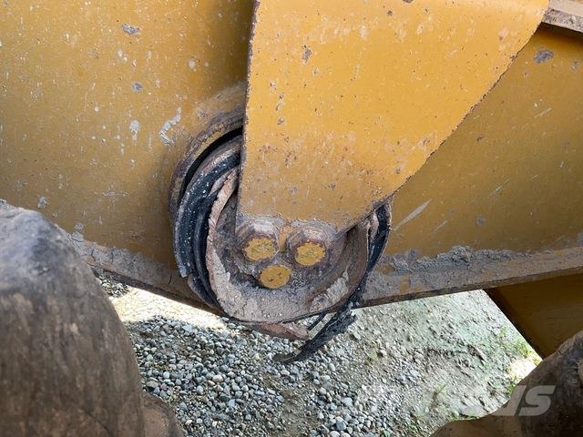 CAT 730 ساحبات مفصلية