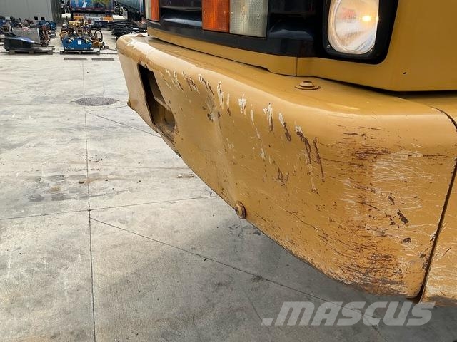 CAT 730 ساحبات مفصلية