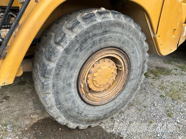 CAT 730 ساحبات مفصلية