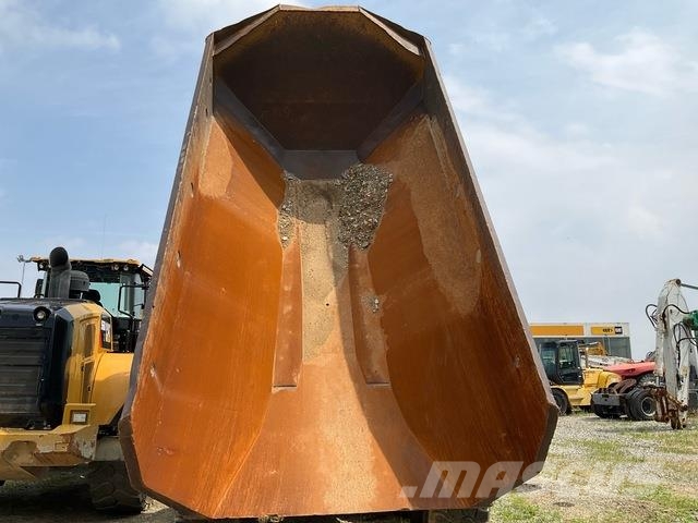 CAT 730 ساحبات مفصلية