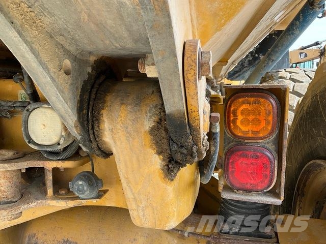 CAT 730 ساحبات مفصلية