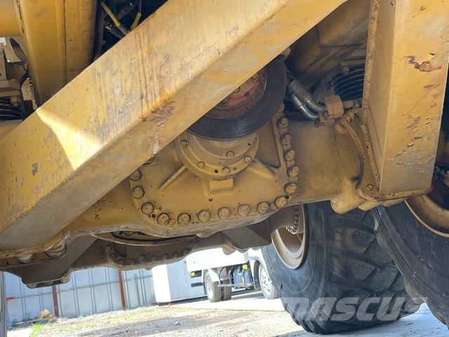 CAT 740 Transportoare articulate