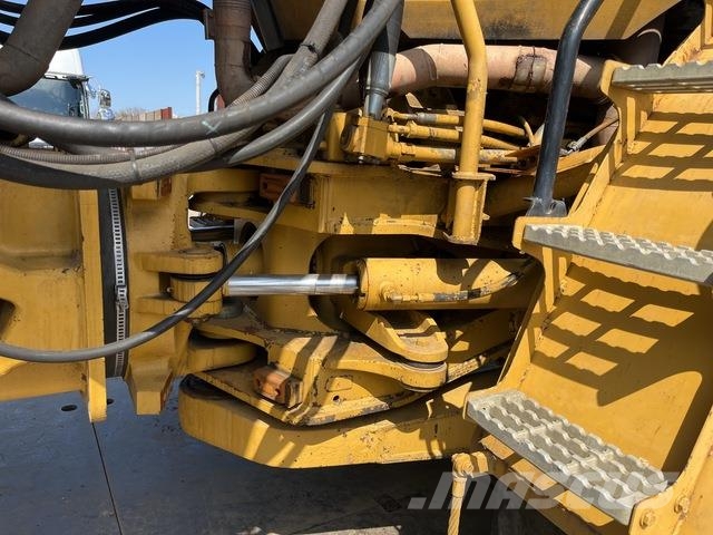 CAT 740 Transportoare articulate