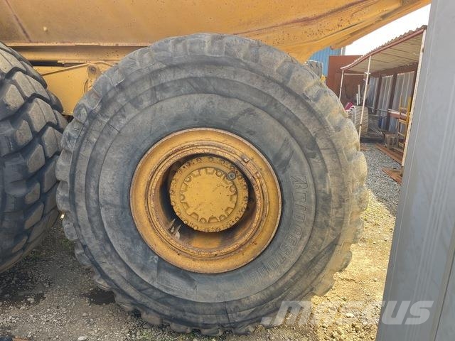 CAT 740 Transportoare articulate