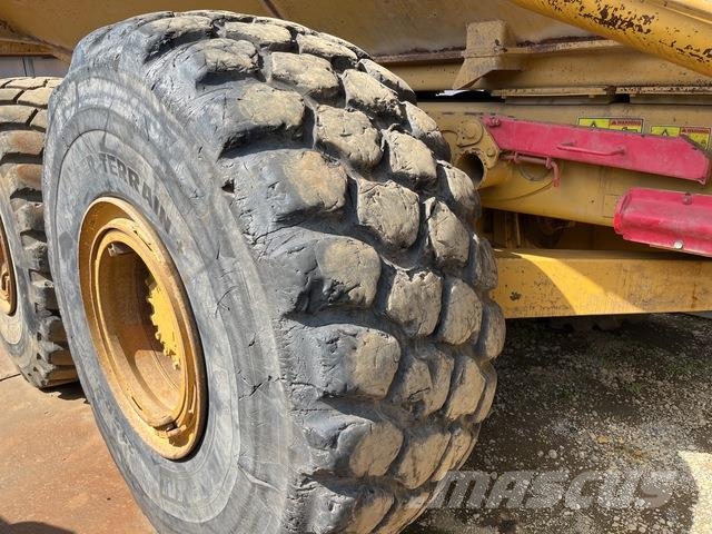 CAT 740 Transportoare articulate