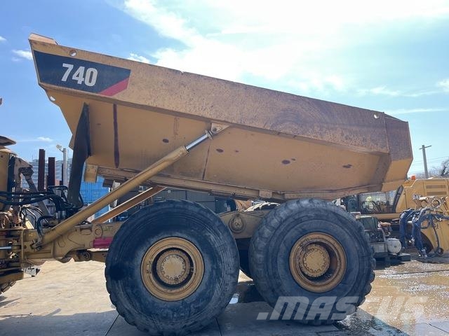 CAT 740 Transportoare articulate