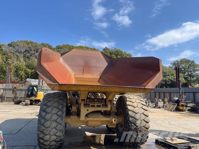 CAT 740 Transportoare articulate