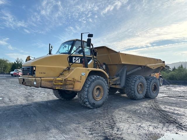 CAT 740 Dumper - Knickgelenk