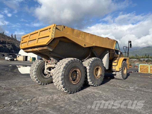 CAT 740 Dumper - Knickgelenk