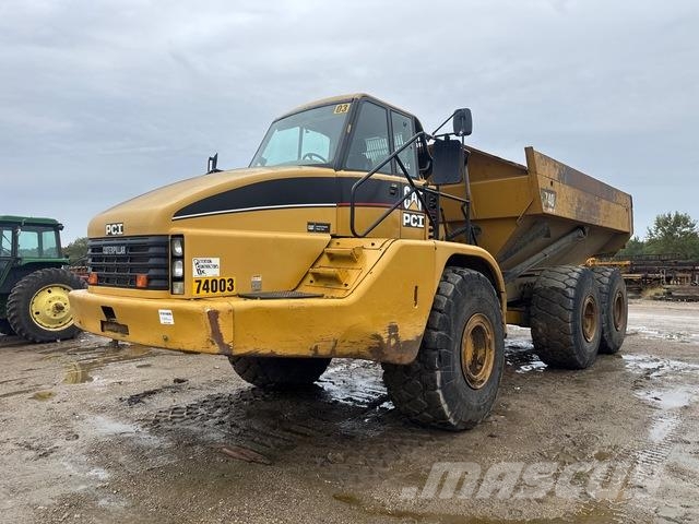 CAT 740 アーティキュレート式ダンプトラック