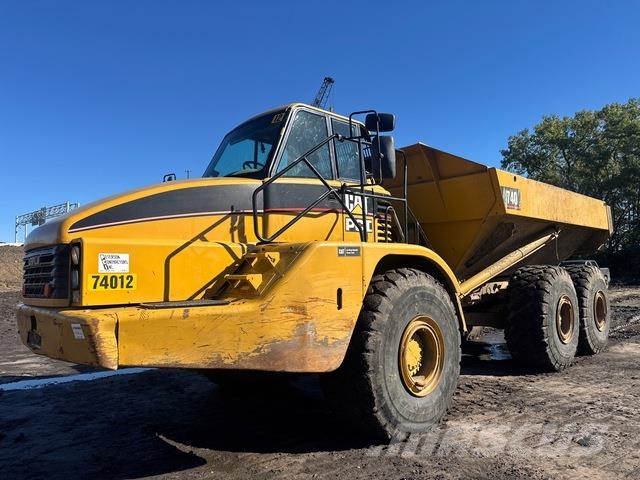 CAT 740 Transportoare articulate