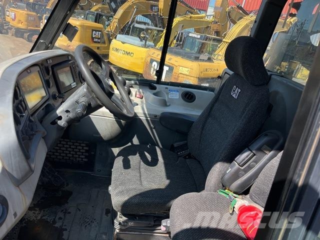 CAT 740B 연결식 홀러