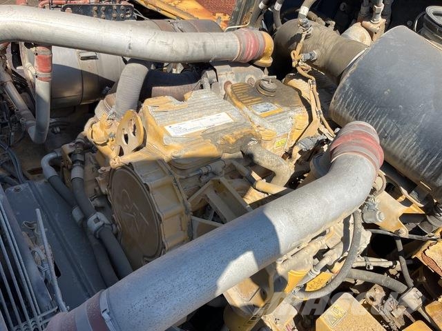 CAT 740B 연결식 홀러