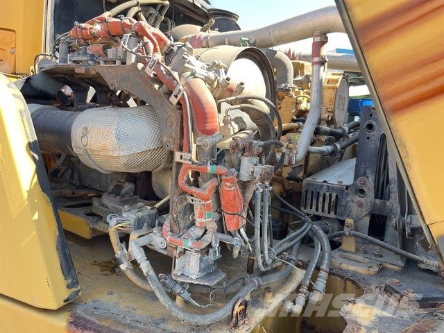 CAT 740B 연결식 홀러