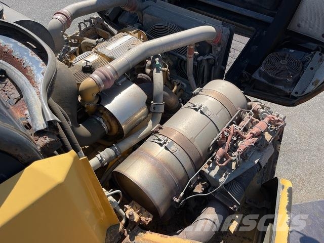 CAT 740B 연결식 홀러